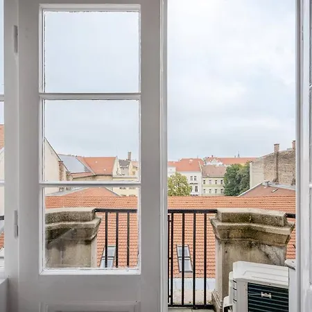 Szentkiralyi Apartman 1